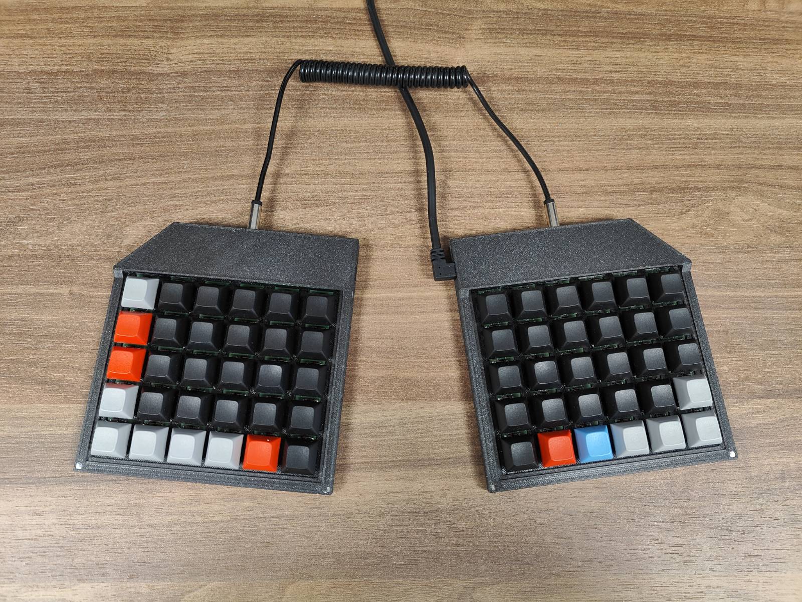 Assembled halves with TRRS cable